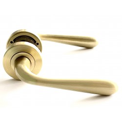 BAIA door handle on NIKA rose OS - satin brass